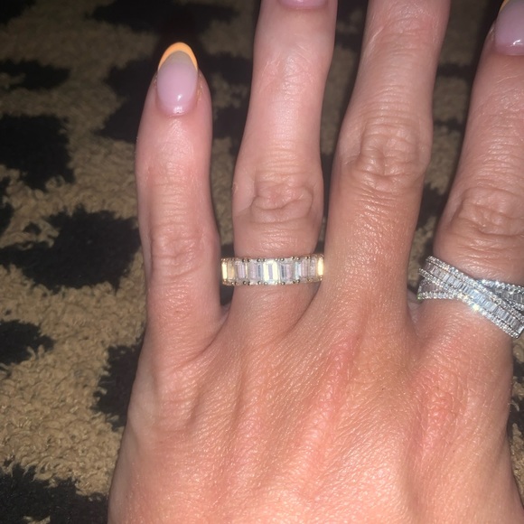 Ring Concierge Emerald Cut White Topaz Eternity Band Size 6 - Picture 4 of 5